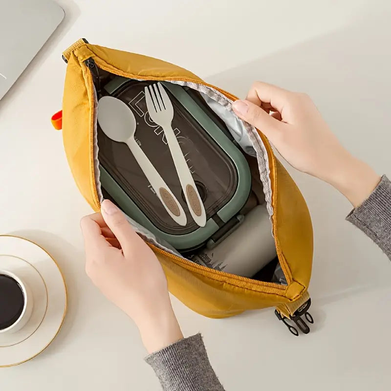 Stylish and Minimalist Insulated Lunch Bag